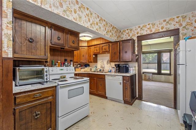 602 W Walnut Street, Grain Valley, MO 64029