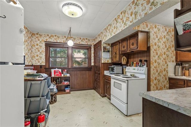 602 W Walnut Street, Grain Valley, MO 64029