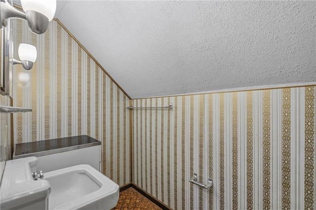 602 W Walnut Street, Grain Valley, MO 64029