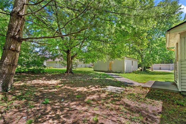 602 W Walnut Street, Grain Valley, MO 64029