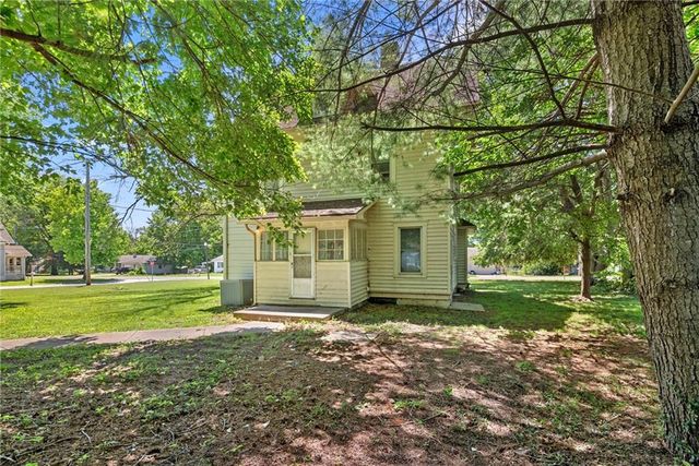 602 W Walnut Street, Grain Valley, MO 64029