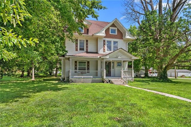 602 W Walnut Street, Grain Valley, MO 64029