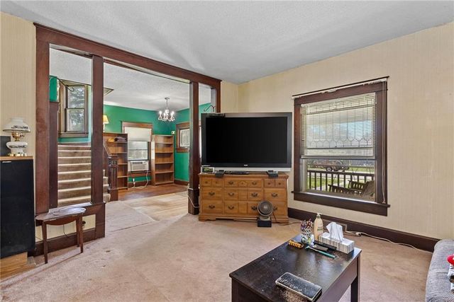 602 W Walnut Street, Grain Valley, MO 64029