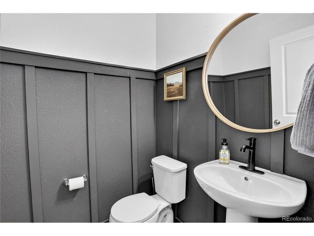 2391 Whistler Dr, Longmont, CO 80504