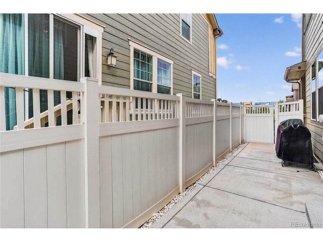 2391 Whistler Dr, Longmont, CO 80504