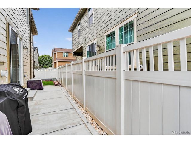 2391 Whistler Dr, Longmont, CO 80504
