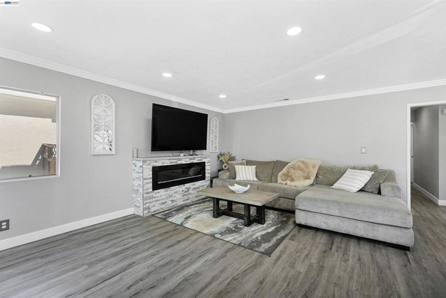 4315 Omega Ave, Castro Valley, CA 94546