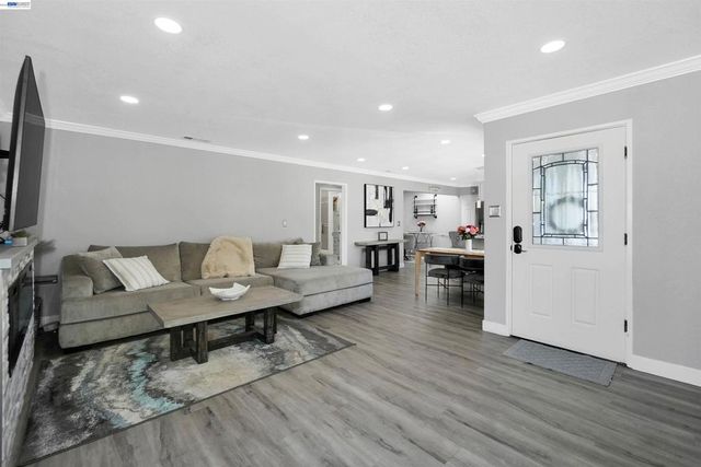 4315 Omega Ave, Castro Valley, CA 94546