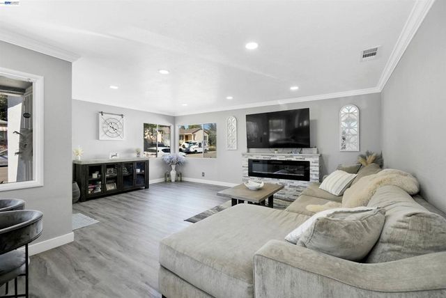 4315 Omega Ave, Castro Valley, CA 94546