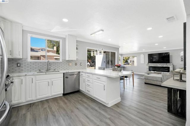 4315 Omega Ave, Castro Valley, CA 94546