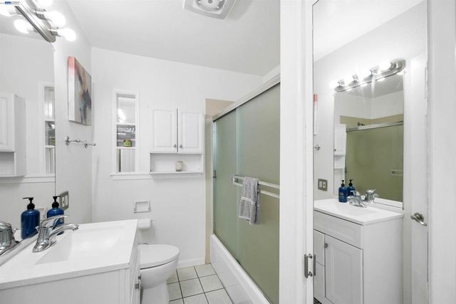4315 Omega Ave, Castro Valley, CA 94546
