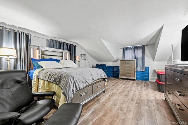 16 Starlight Lane, Levittown, NY 11756