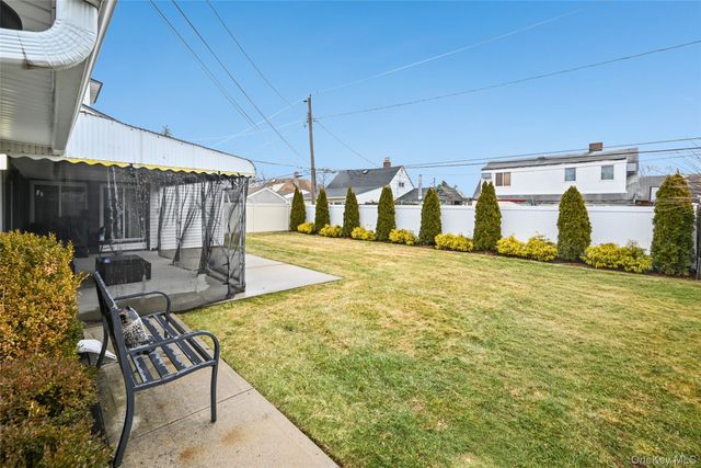 16 Starlight Lane, Levittown, NY 11756