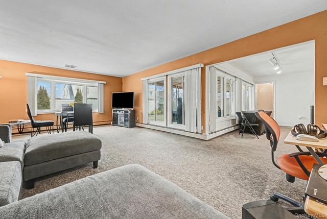 16 Starlight Lane, Levittown, NY 11756