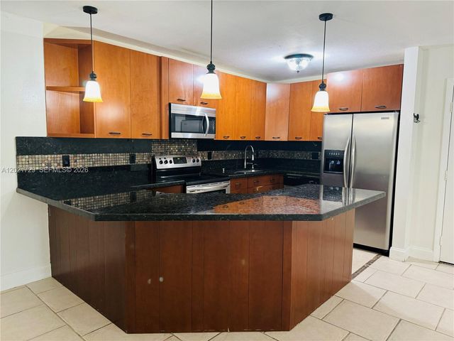 9715 Hammocks Blvd 103, Miami, FL 33196
