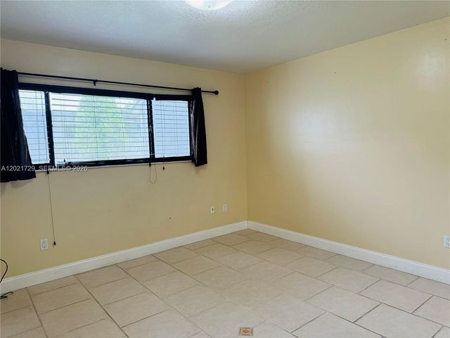 9715 Hammocks Blvd 103, Miami, FL 33196