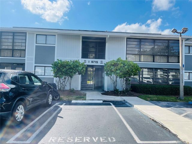 9715 Hammocks Blvd 103, Miami, FL 33196