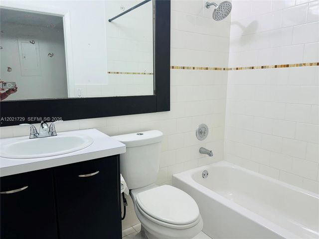 9715 Hammocks Blvd 103, Miami, FL 33196