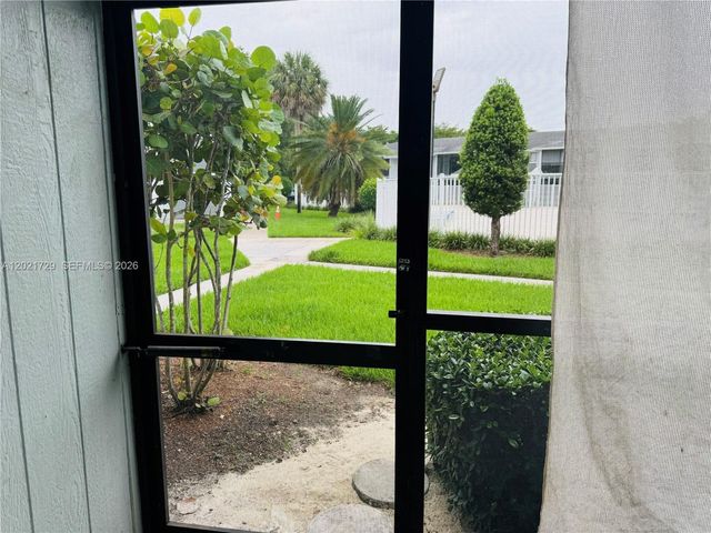 9715 Hammocks Blvd 103, Miami, FL 33196