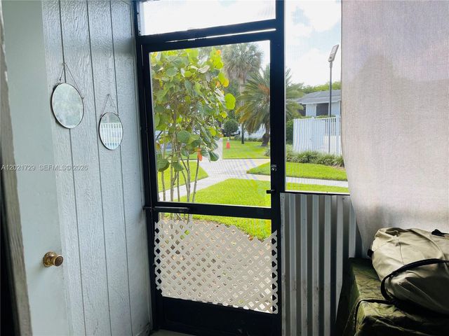 9715 Hammocks Blvd 103, Miami, FL 33196