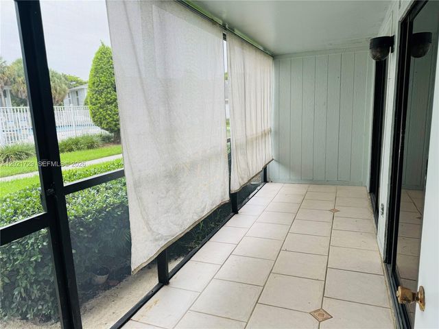 9715 Hammocks Blvd 103, Miami, FL 33196