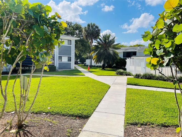9715 Hammocks Blvd 103, Miami, FL 33196