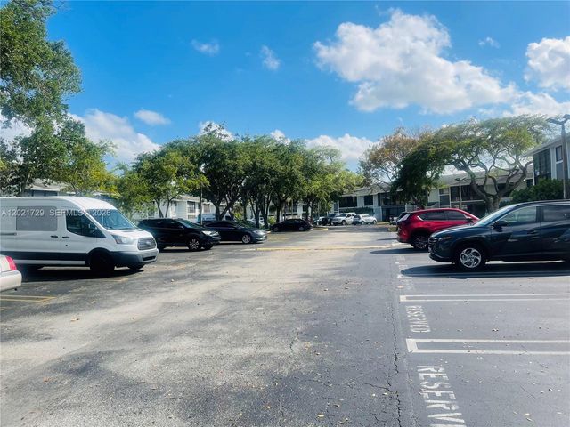 9715 Hammocks Blvd 103, Miami, FL 33196