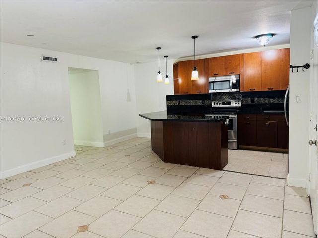 9715 Hammocks Blvd 103, Miami, FL 33196