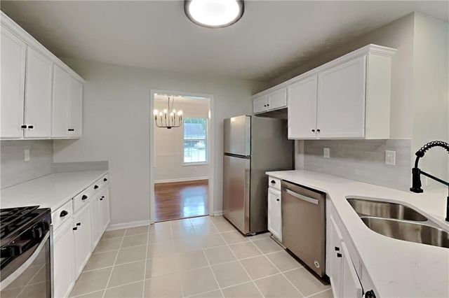 7318 Coral Lake Drive, Flowery Branch, GA 30542