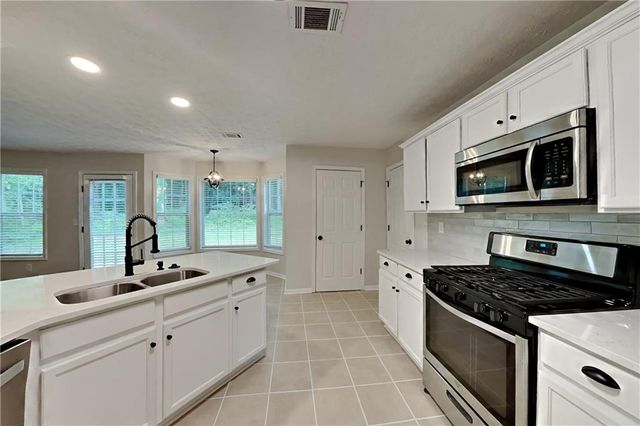 7318 Coral Lake Drive, Flowery Branch, GA 30542