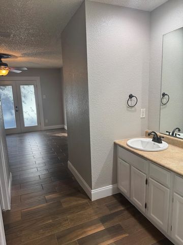 4518 Fairgate Dr, Midland, TX 79707