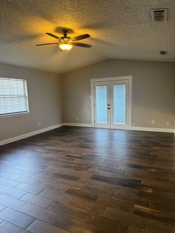 4518 Fairgate Dr, Midland, TX 79707