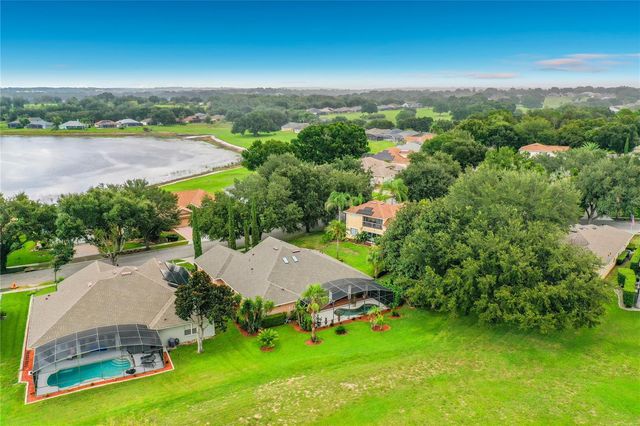 9833 SPRING LAKE DRIVE, Clermont, FL 34711