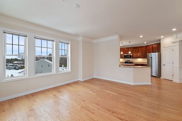 2 Francis Drive 301, Andover, MA 01810