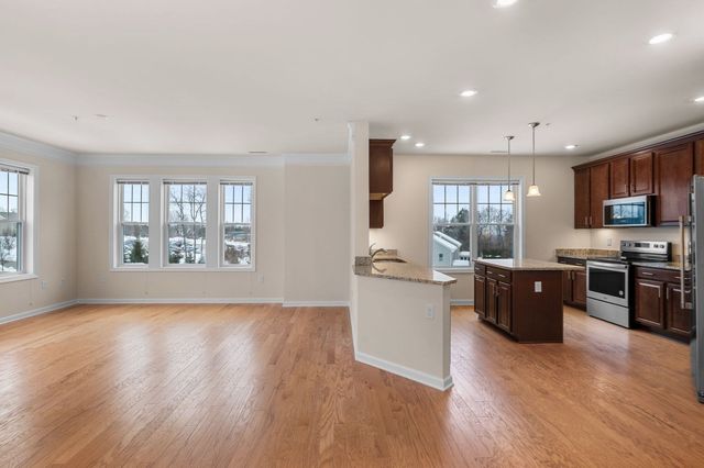 2 Francis Drive 301, Andover, MA 01810