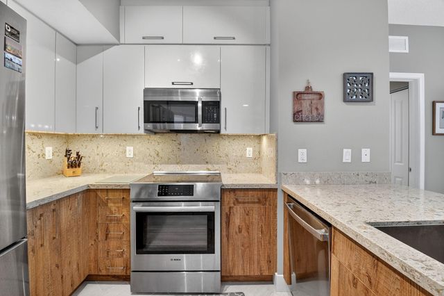 350 N Federal Hwy 1109, Boynton Beach, FL 33435