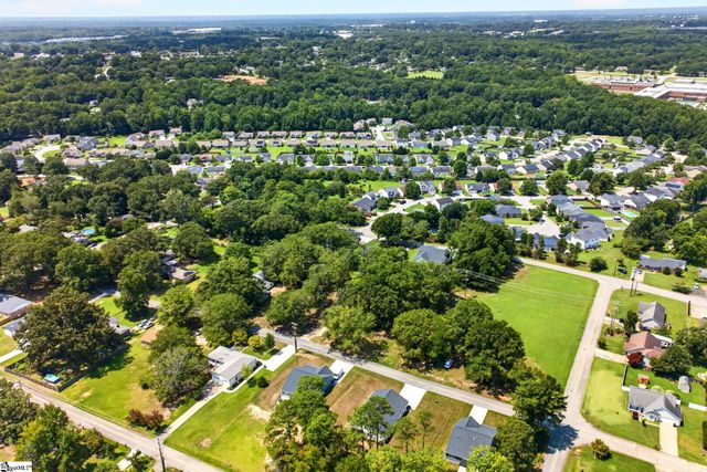 214 Woodfield Avenue, Fountain Inn, SC 29644