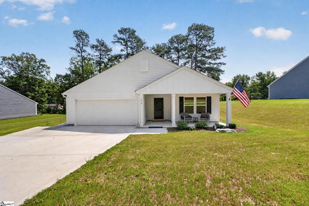 214 Woodfield Avenue, Fountain Inn, SC 29644