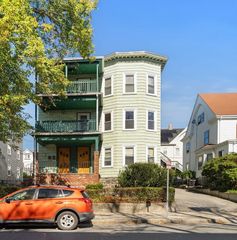 590-592 Salem St, Malden, MA 02148