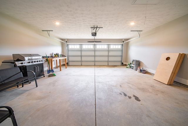 16 Maxwell Drive, Fort Mitchell, AL 36856