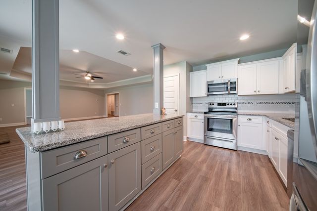 16 Maxwell Drive, Fort Mitchell, AL 36856