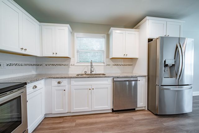 16 Maxwell Drive, Fort Mitchell, AL 36856