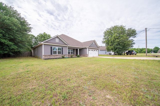 16 Maxwell Drive, Fort Mitchell, AL 36856