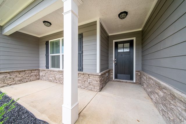16 Maxwell Drive, Fort Mitchell, AL 36856