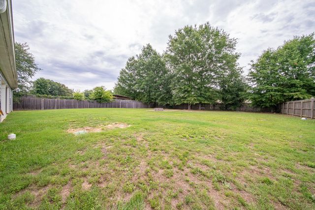 16 Maxwell Drive, Fort Mitchell, AL 36856