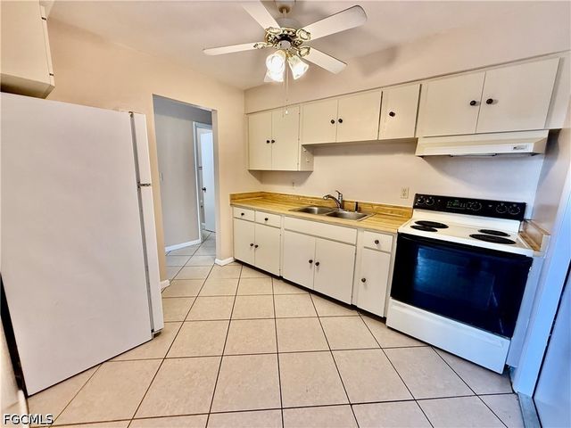 48 Heath Aster LN, Lehigh Acres, FL 33936