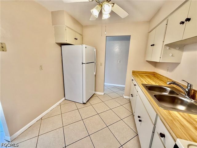 48 Heath Aster LN, Lehigh Acres, FL 33936