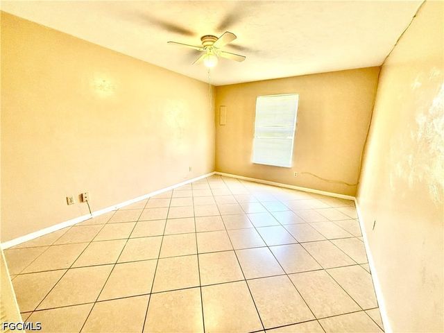 48 Heath Aster LN, Lehigh Acres, FL 33936