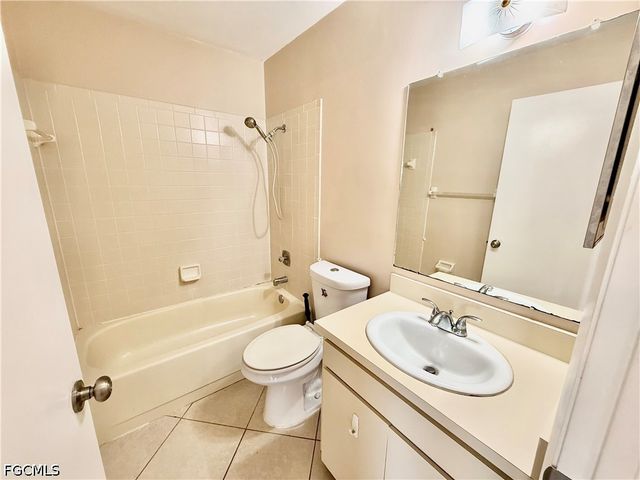 48 Heath Aster LN, Lehigh Acres, FL 33936