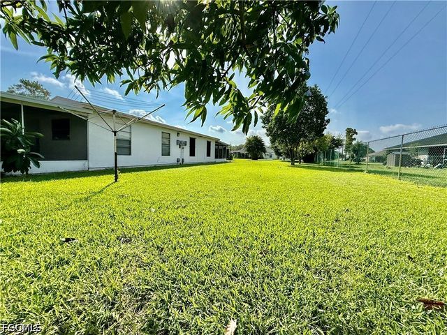 48 Heath Aster LN, Lehigh Acres, FL 33936